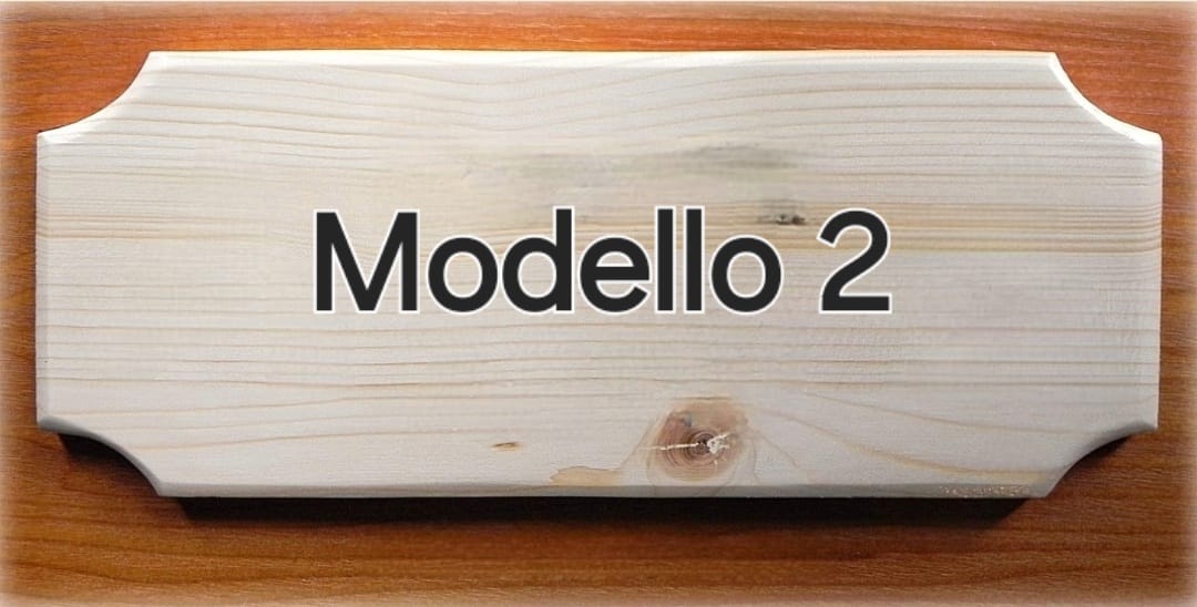 Targa in legno per box personalizzata con il nome dipinto a mano